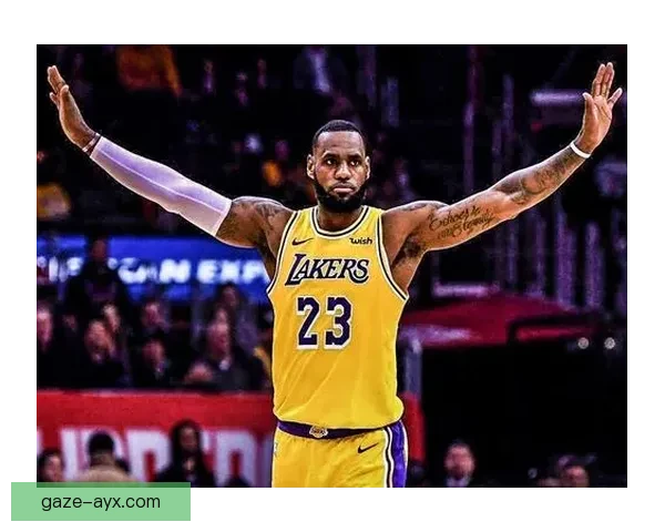 湖人詹姆斯状态回暖领队逆转比赛掀起季后赛新热潮