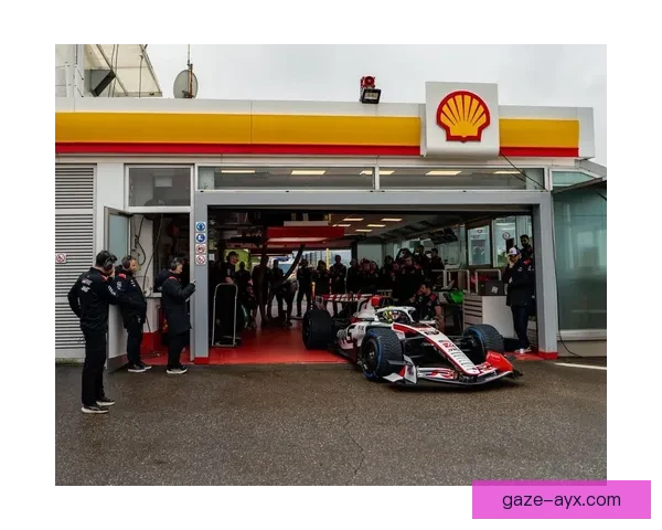 F1车队争夺战激烈赛季 赛道技术革新成制胜关键